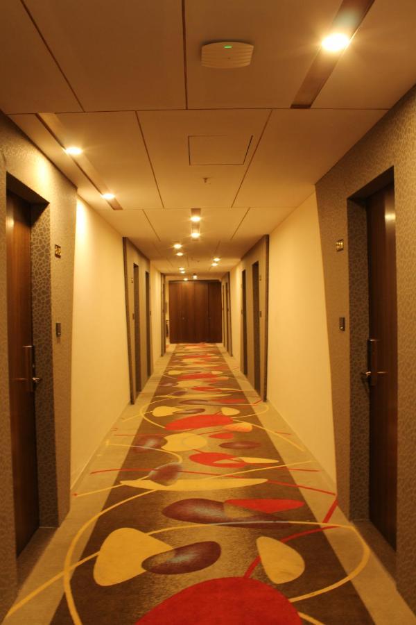 Zip By Spree Hotels Σουράτ Εξωτερικό φωτογραφία