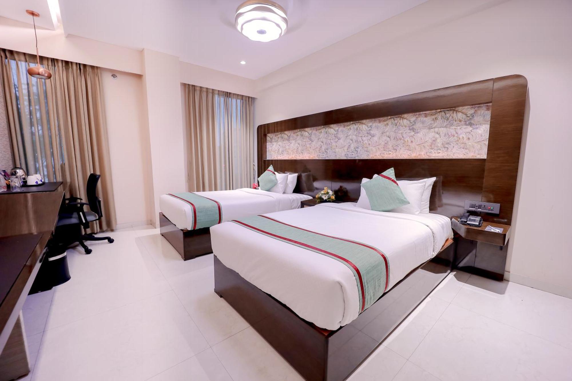 Zip By Spree Hotels Σουράτ Εξωτερικό φωτογραφία