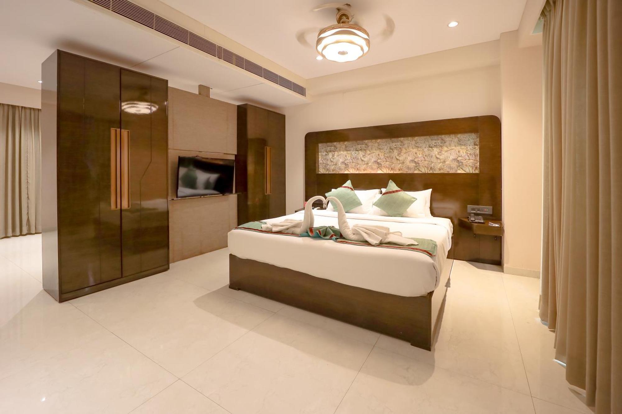 Zip By Spree Hotels Σουράτ Εξωτερικό φωτογραφία